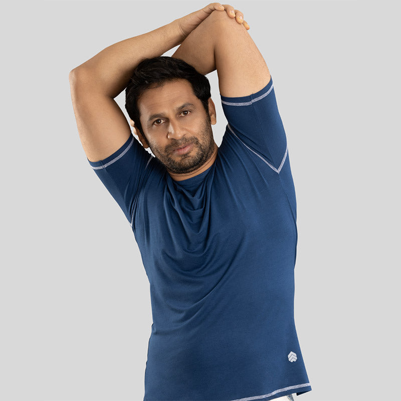 Ruggd Indian men's odor-resistant bamboo training T-shirt in navy, showcasing comfortable fit and breathable fabric.