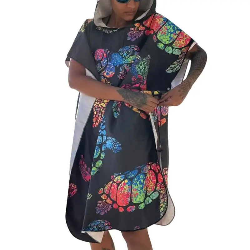 Azen unisex microfiber hooded beach towel in black, featuring a soft, absorbent fabric and a convenient hood design.