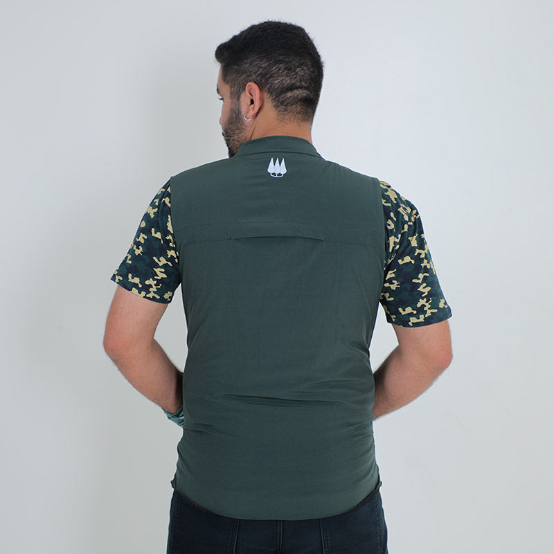 Clawear Mens Corbett 2.0 vest jacket in green, featuring a lightweight design with front zipper and casual style.
