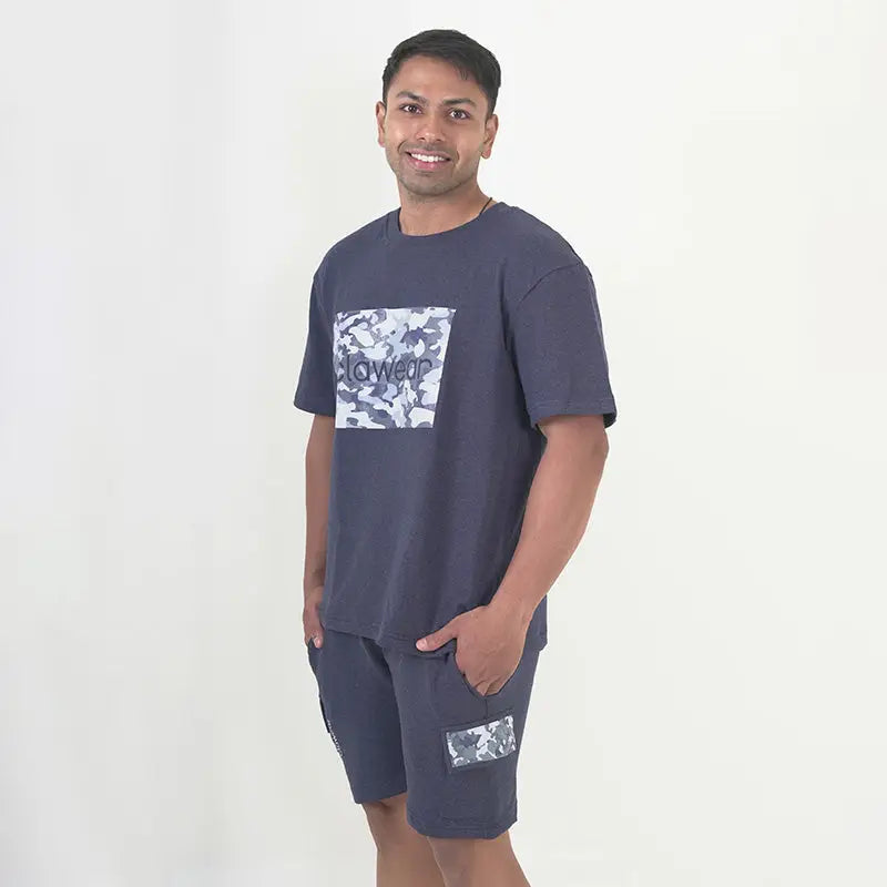 Clawear men's Hemis T-shirt in blue, featuring a casual fit with short sleeves and a round neckline, displayed on a hanger.