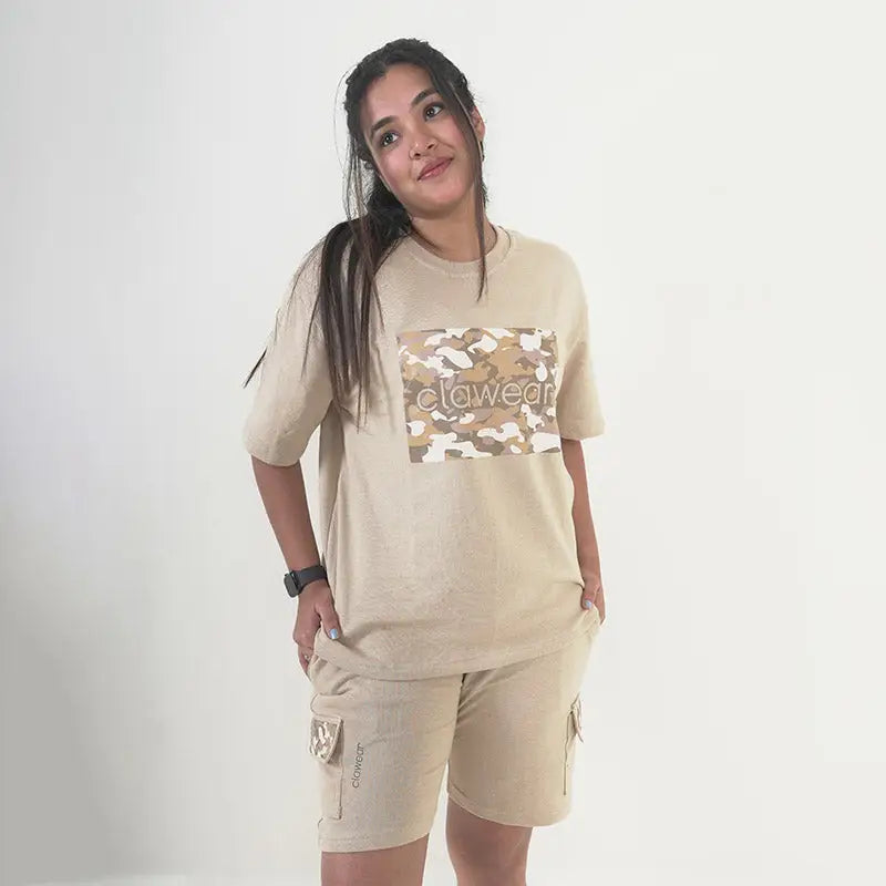 Clawear Women's Hemis T-shirt in black, featuring a casual fit with short sleeves and a round neckline.