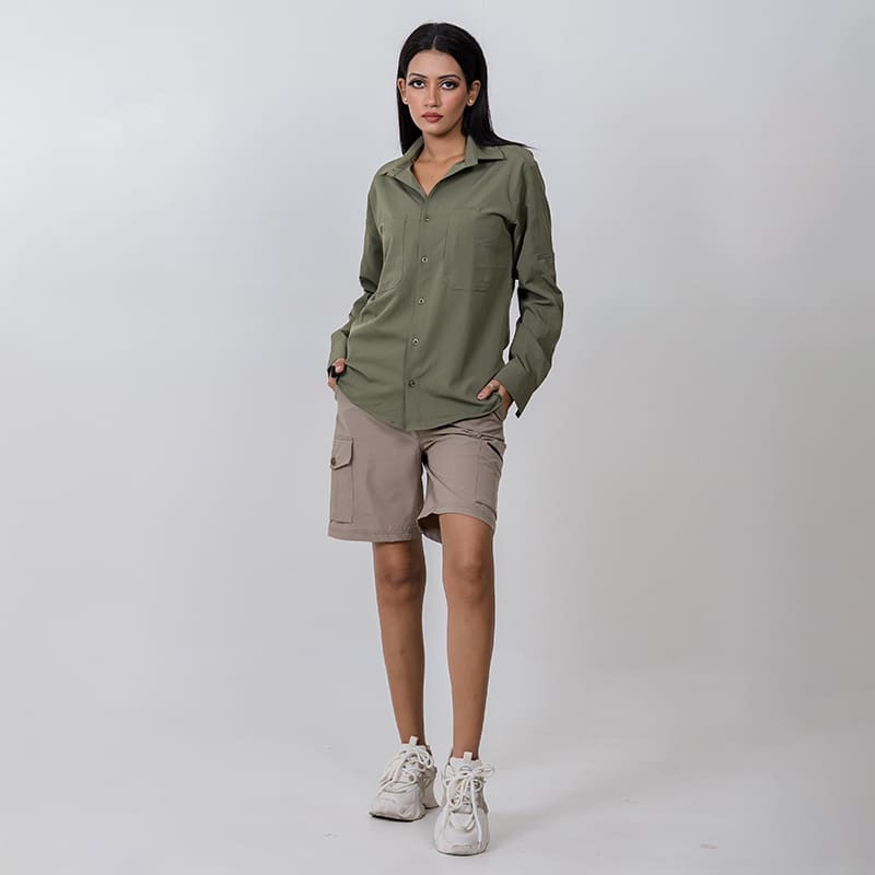 Clawear Women's Mara Cargo Shorts in black, featuring multiple pockets and a relaxed fit, perfect for casual wear.