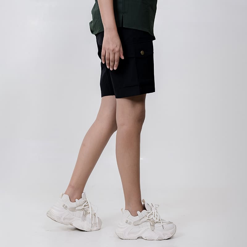 Black Clawear Women's Mara Cargo Shorts with multiple pockets, casual fit, and durable fabric, suitable for outdoor or everyday wear.