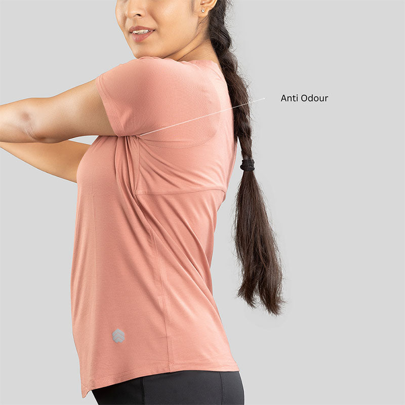 Ruggd Indian women's odor-resistant bamboo training T-shirt in black with short sleeves and breathable fabric.