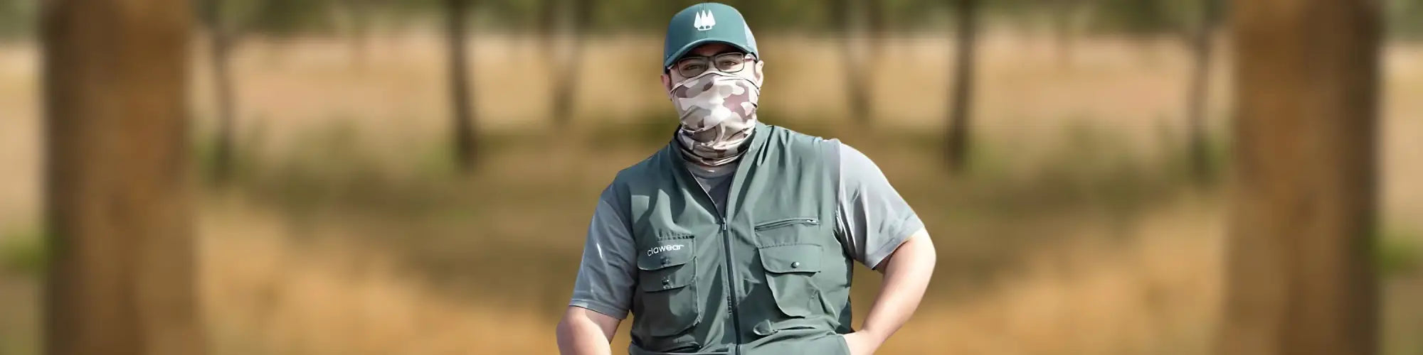 Guy wearing neck gaiter