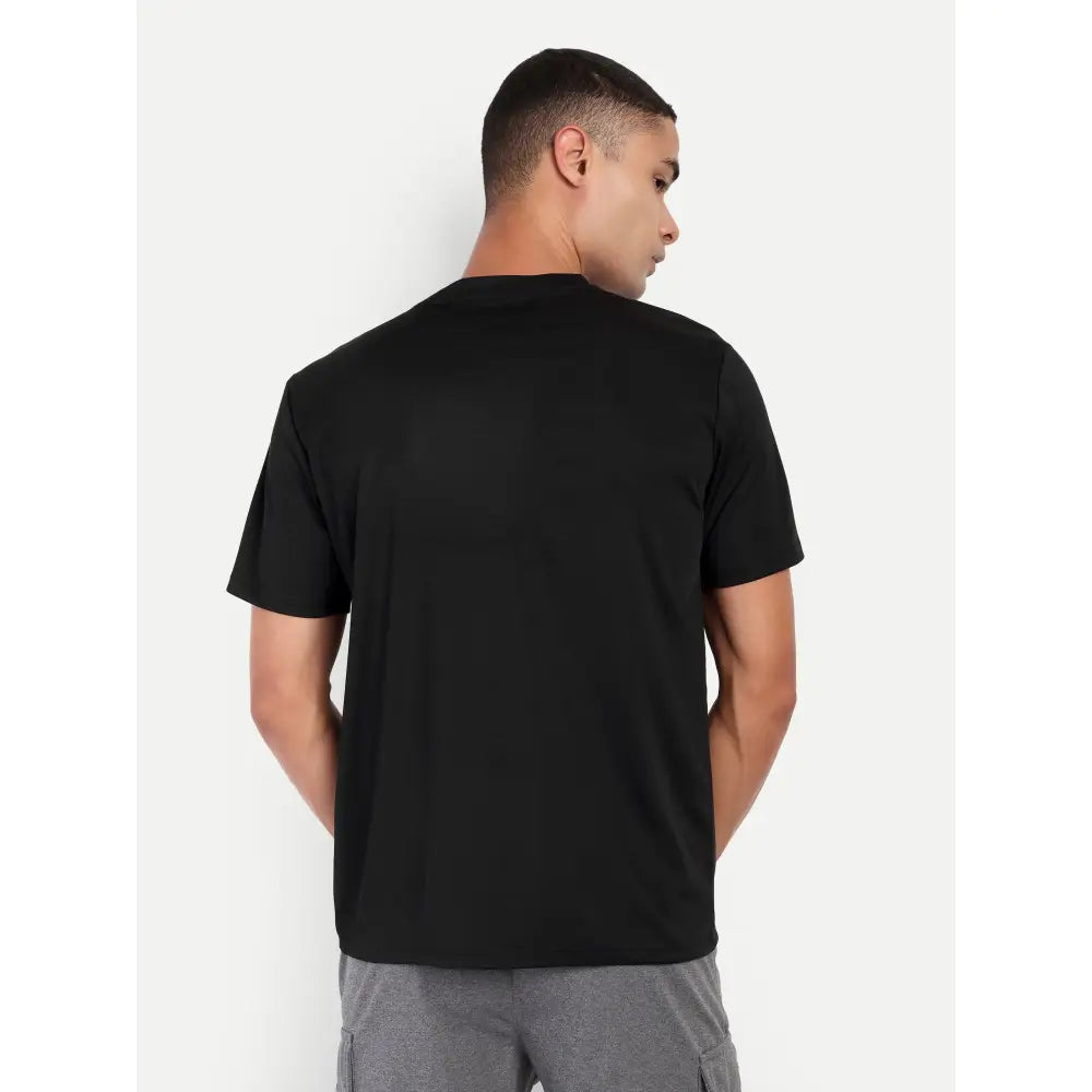 Adventra Men’s Basic Round Neck T-shirt - T-shirt