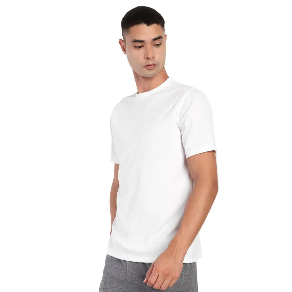 Adventra Men’s Basic Round Neck T-shirt - T-shirt