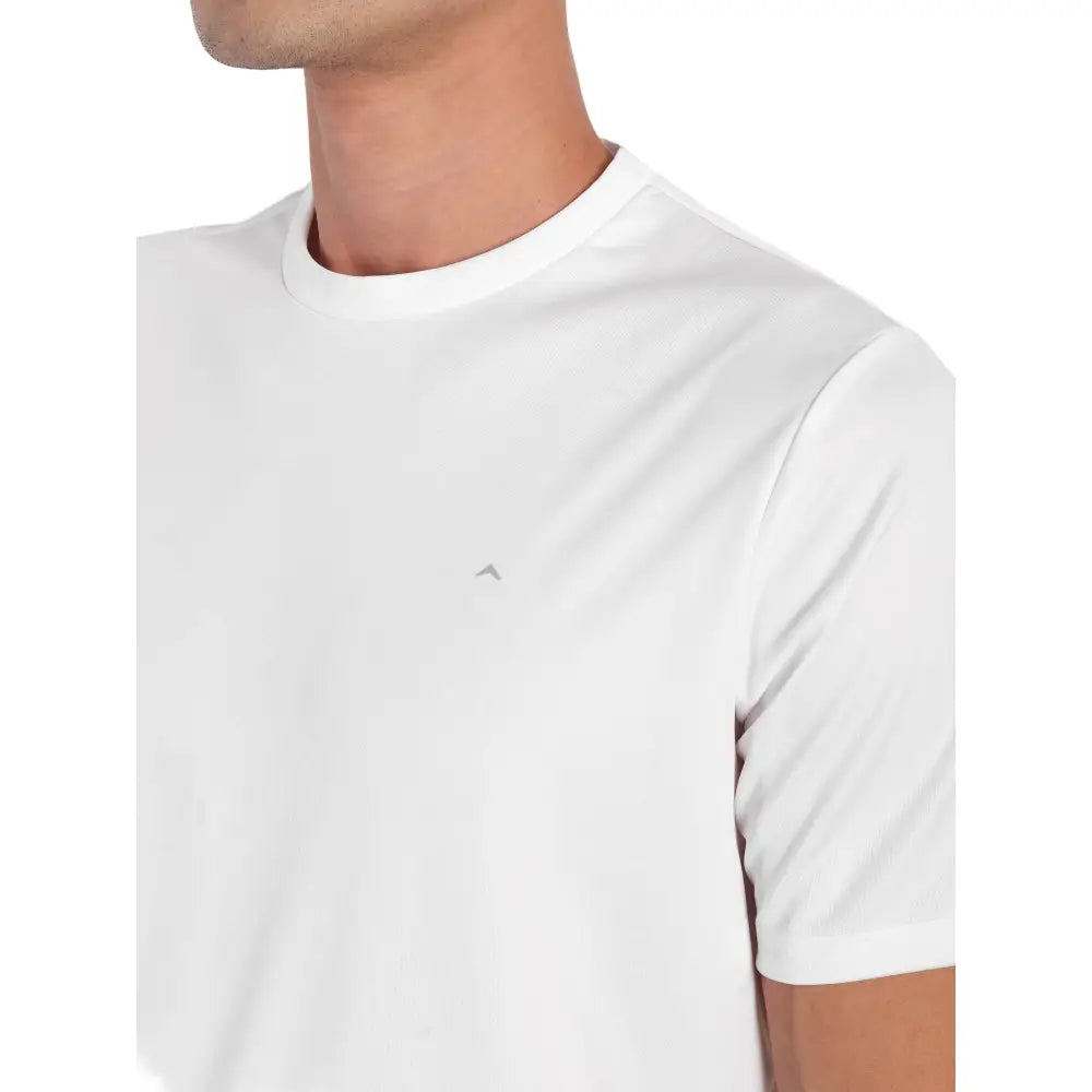 Adventra Men’s Basic Round Neck T-shirt - T-shirt