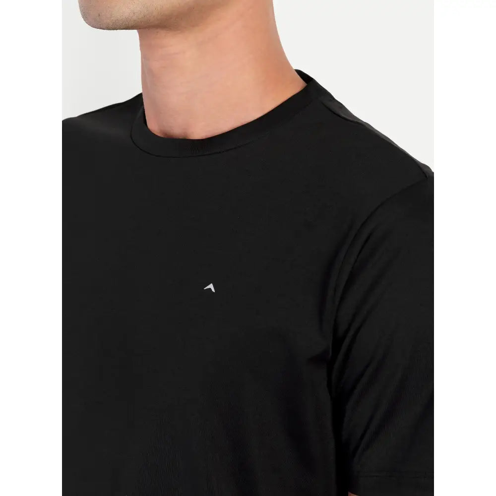 Adventra Men’s Basic Round Neck T-shirt - T-shirt