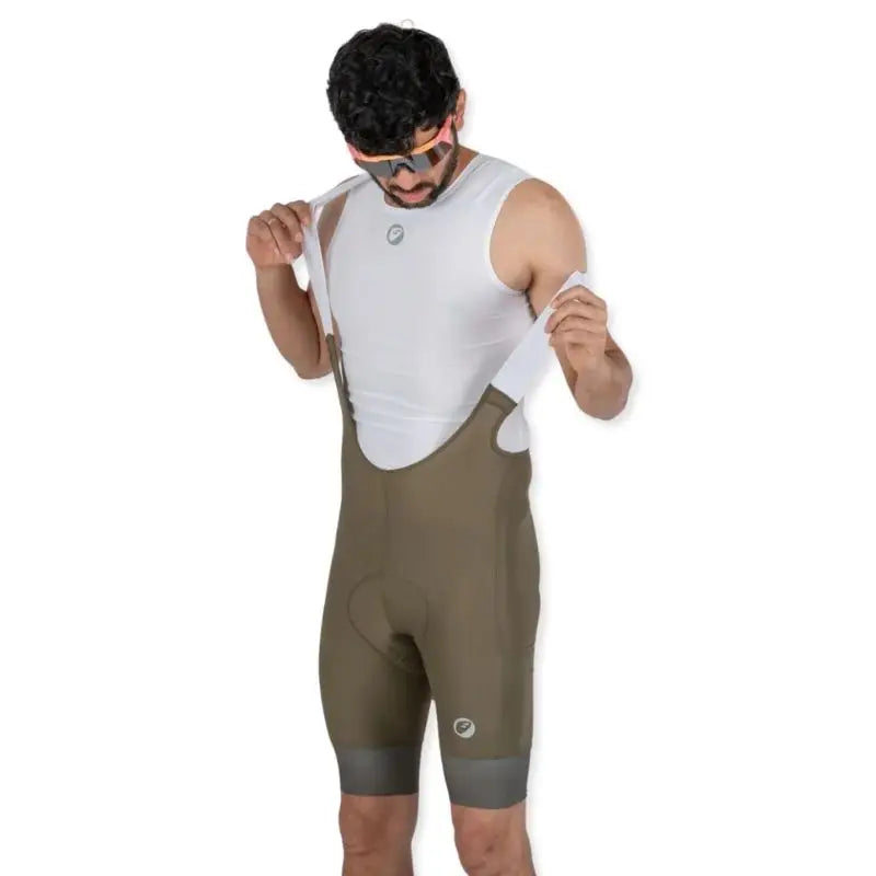 Apace men's cycling base layer with mesh cooling fabric, white breathable sports baselayer for cycling and active wear.