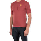 Apace Women's Cruise Cycling T-shirt in apricot color, lightweight fabric with short sleeves and sporty fit, ideal for cycling.