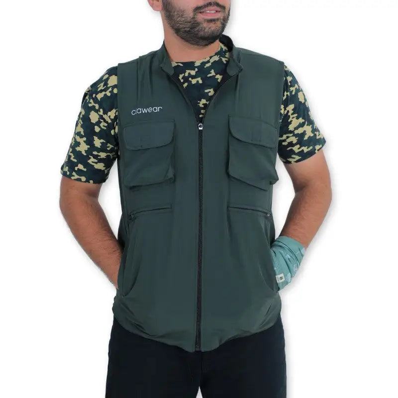 Clawear Corbett 2.0 men's vest jacket in green, featuring a zip-up front, lightweight design, and casual outdoor style.
