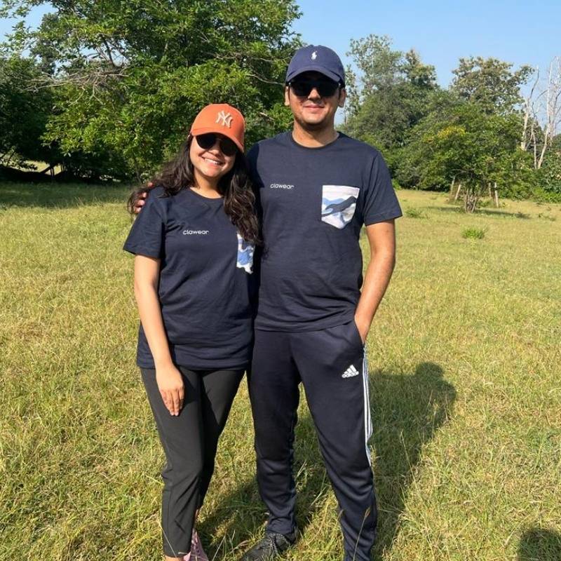 Clawear men's Kaziranga T-shirt with pocket in blue, showcasing a casual fit and front pocket detail.