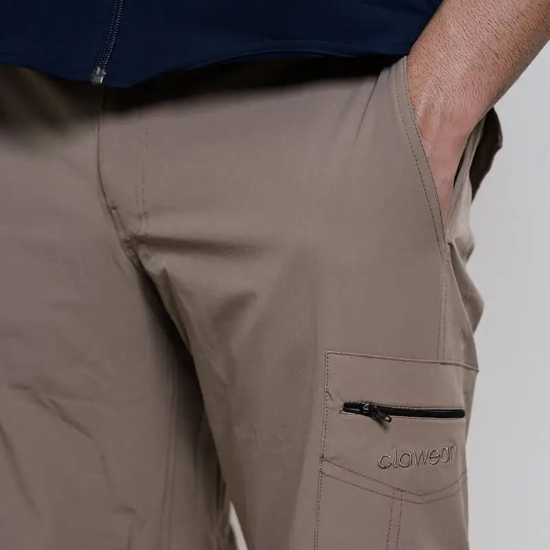 Clawear men's Kuno convertibe cargo pants in black, featuring multiple pockets and adjustable waist for a versatile, casual look.