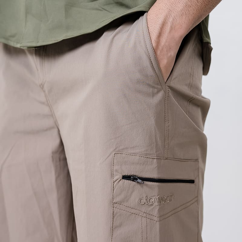 Clawear men's Mara cargo shorts in khaki with multiple pockets, casual fit, and belt loops, shown on a model.