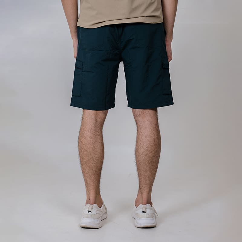 Green Clawear men's Mara cargo shorts with multiple pockets and relaxed fit, ideal for casual wear and outdoor activities.
