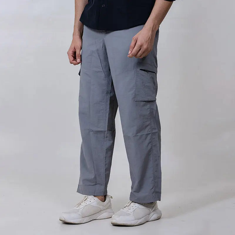 Clawear Men's Masai Cargo Pants in olive green with multiple pockets, casual fit, made from durable fabric.