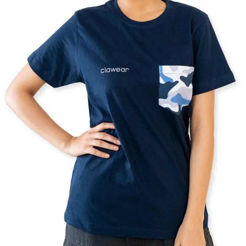 Clawear women's Kaziranga T-shirt with pocket in blue, featuring a comfortable fit and casual style.