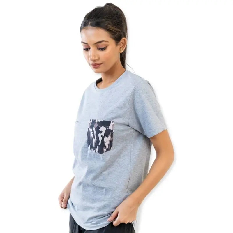 Clawear Women's Kaziranga T-shirt with front pocket, casual cotton tee in a light grey color, comfortable and stylish.