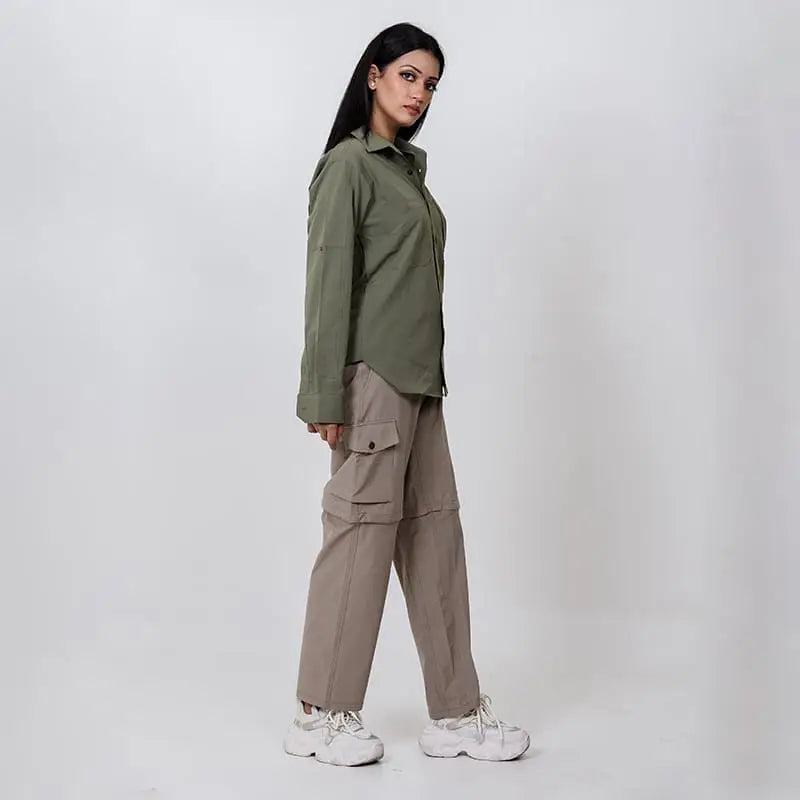 Clawear Women's Kuno Convertible Cargo Pants in black, featuring multiple pockets and adjustable hems for versatile style and comfort.