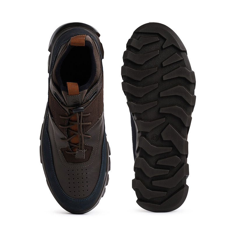 Ergon men's outdoor water-resistant leather shoes with sturdy soles and stylish brown finish, suitable for hiking and outdoor activities.